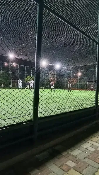 Dostlar Halı Saha - Photo 6