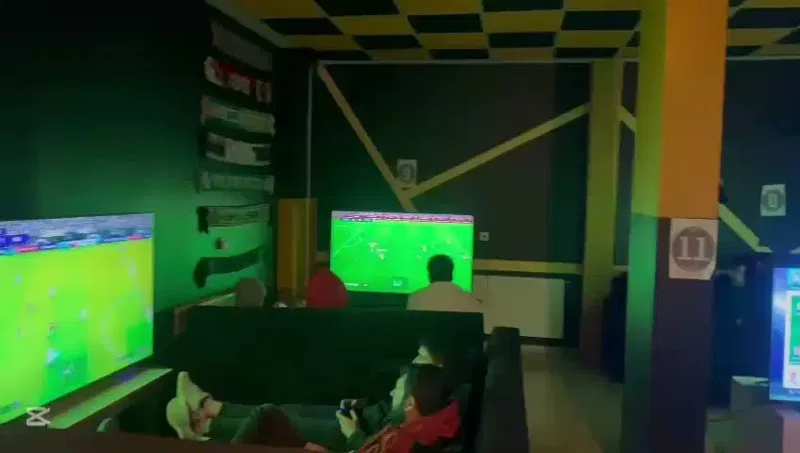 Efem Playstati̇on Cafe - Photo 8