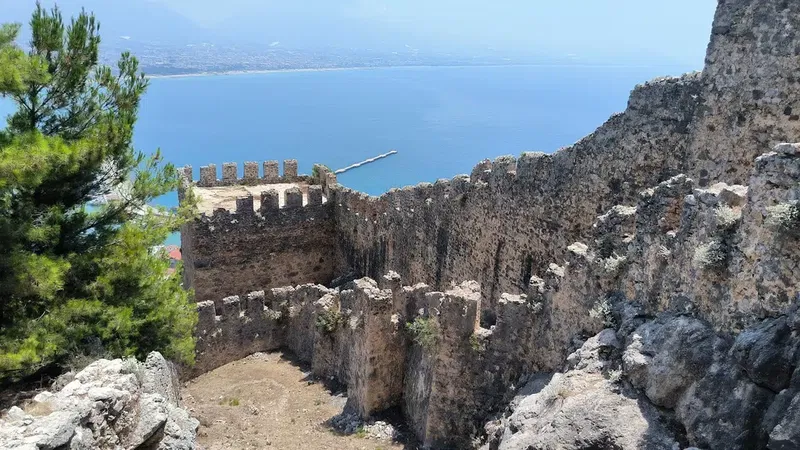 Ehmedek Kalesi - Photo 9