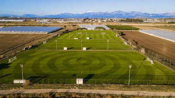 Ekodi̇zayn Futbol Sahalari Lara