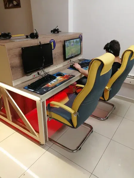 Elit Internet Cafe - Photo 7