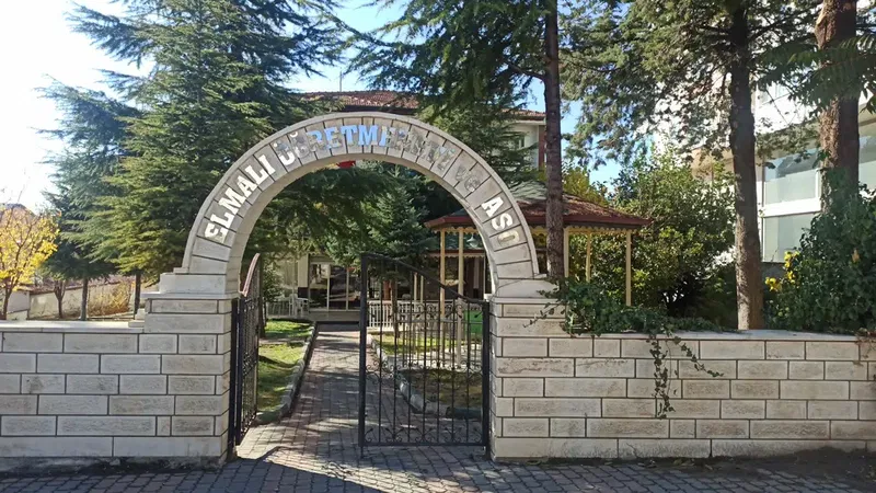 Elmali Ogretmenevi - Photo 1