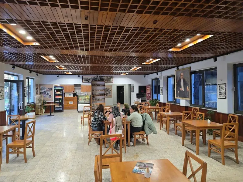 Emekli̇ler Lokali̇ - Photo 1