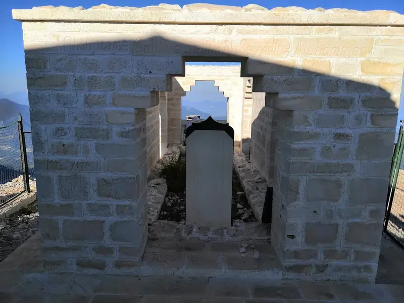 Eroğlu Nuri Türbesi - Photo 6