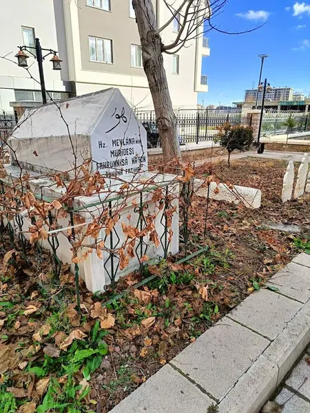 Fahrunnisa hatun Türbesi - Photo 1