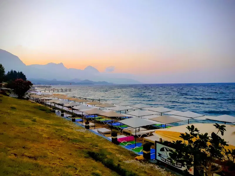 Famous Beach Club - Photo 10