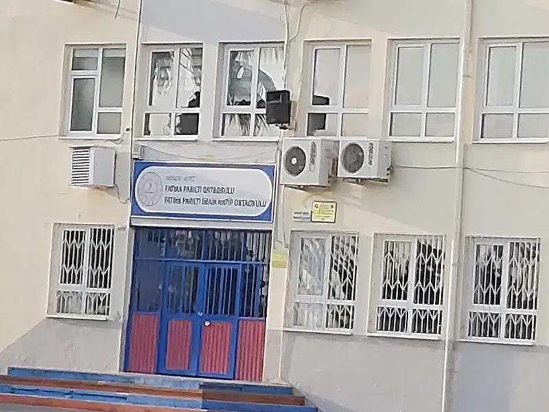 Fatma Parıltı Ortaokulu - Photo 2