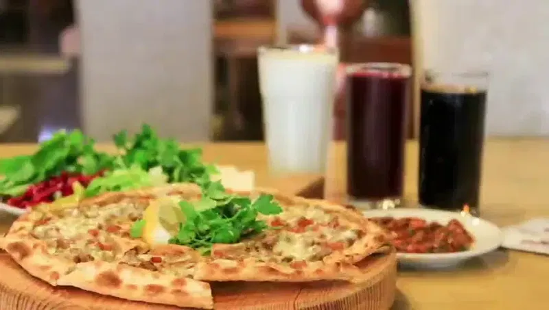 Flash Restaurant - Photo 2