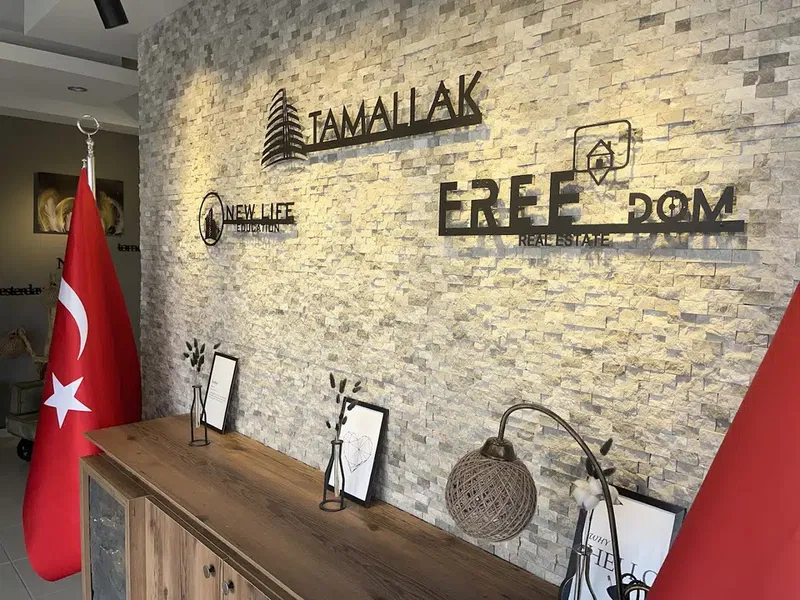 Freedom real estate - Photo 3