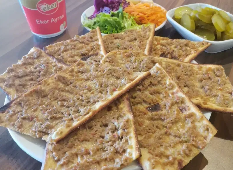 Genç Uncalı(Has Urfalım) Pide Kebap ve Döner Salonu - Photo 4