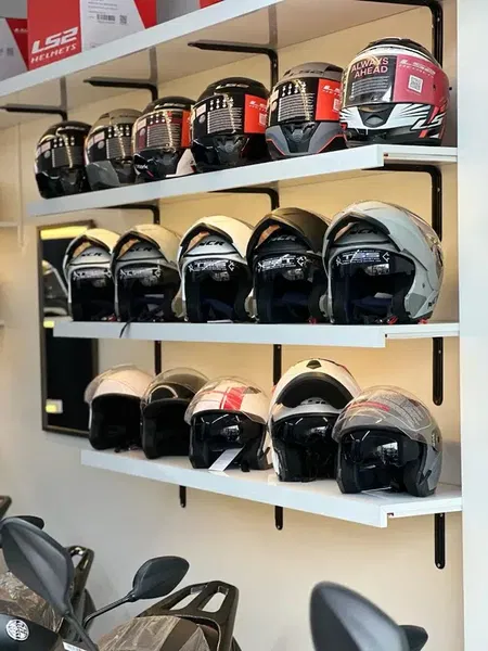 Gk Motors - Photo 4