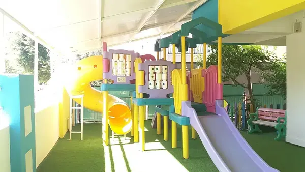 Gülen Yüzler Gündüz Bakımevi