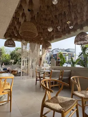 Haars Coffee & Art Studio