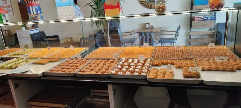 Hakan Usta Baklavalari - Photo 2