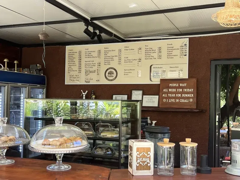 Harnup Coffee Shop - Photo 6