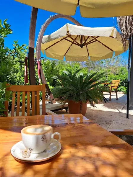 Harnup Coffee Shop - Photo 9