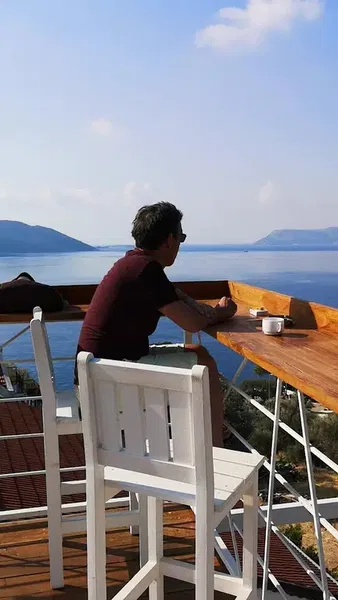 Hideaway Hotel - Photo 8