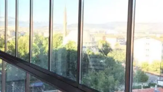 HYS CAM SiSTEMLERİ