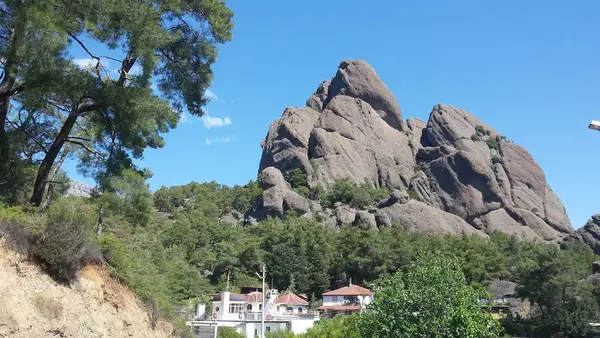 Ikiz Kayalar