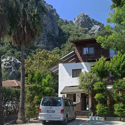 Twin Inns & Bungalow