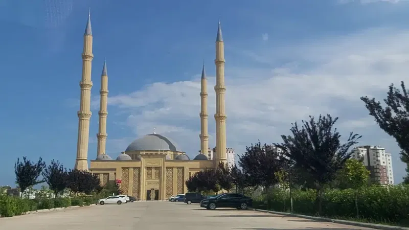 Akdeniz Üniversitesi İlahiyat Fakültesi - Photo 2