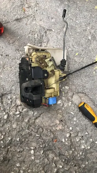 İldiz Oto Kaporta Konya Cam Kriko Kilit Tamiratı - Photo 7