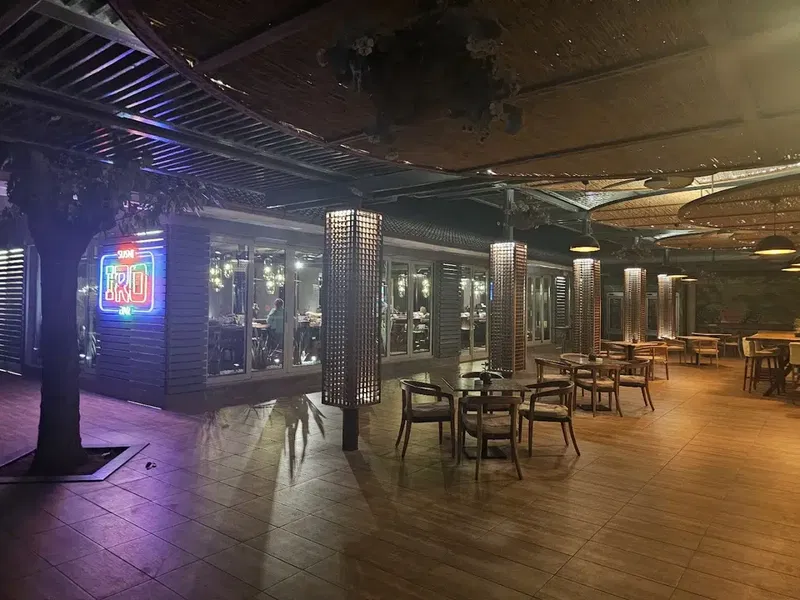 Iro Sushi Bar - Photo 6