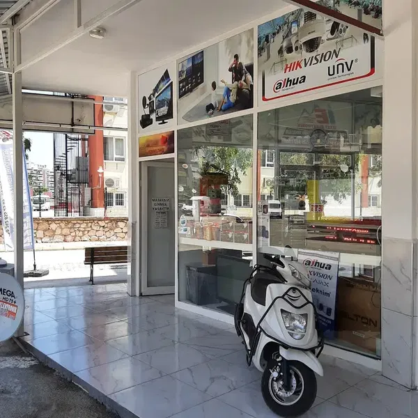 İzzet Elektroni̇k Uydu Tv Servi̇si̇ - Güvenli̇k Si̇stemleri̇ - Photo 1
