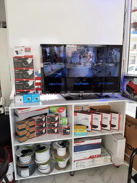 İzzet Elektroni̇k Uydu Tv Servi̇si̇ - Güvenli̇k Si̇stemleri̇ - Photo 4
