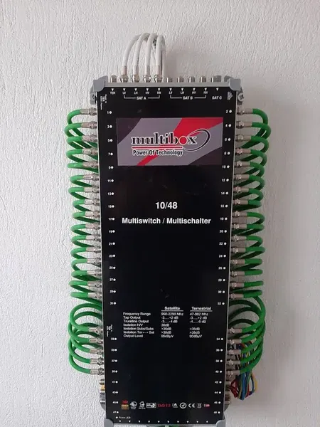 İzzet Elektroni̇k Uydu Tv Servi̇si̇ - Güvenli̇k Si̇stemleri̇ - Photo 8