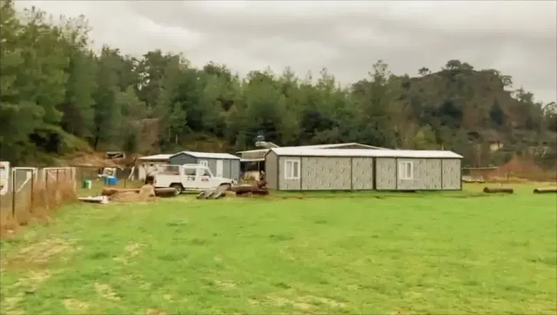 Jacaranda Lodge . Cabins & Campground - Photo 2