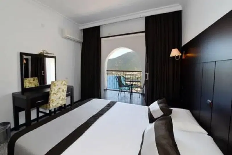 Kalamar Hotel - Photo 9