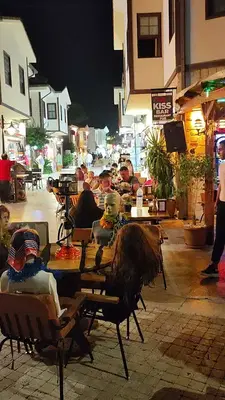 Kiss Bar Side Turkey