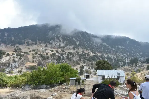 Kiyan Mountain House