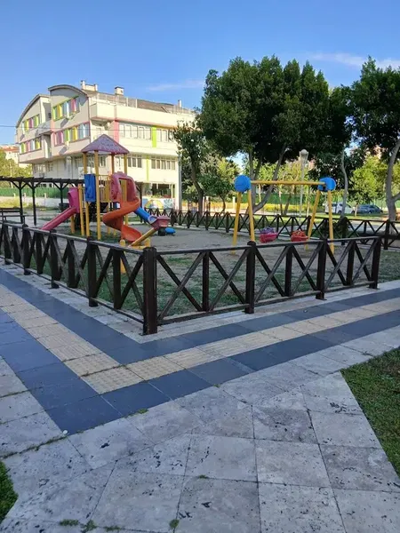 Konyaaltı Belediye Parkı - Photo 2