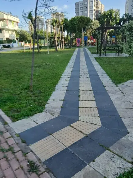 Konyaaltı Belediye Parkı - Photo 9