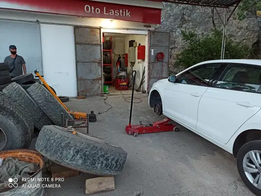 Kumluca Subaşi Oto Lasti̇k & Yol Yardim