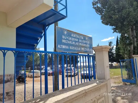 Kuzcalılar mezarlığı