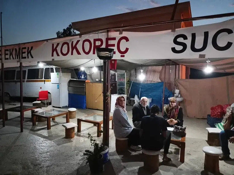 Köşem Kokoreç - Photo 2