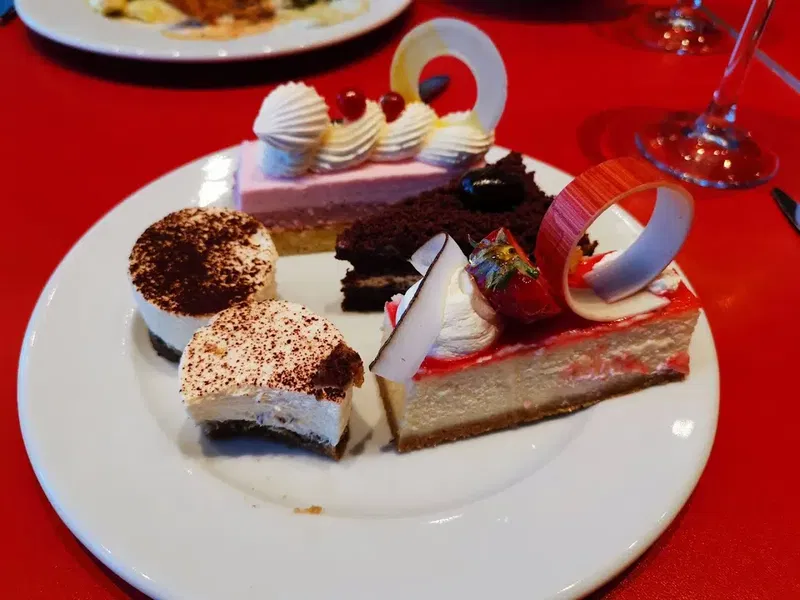 Kırmızı Restaurant - Photo 3