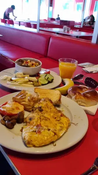 Kırmızı Restaurant - Photo 10