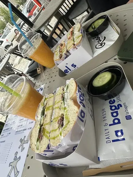 La Bagels - Photo 9