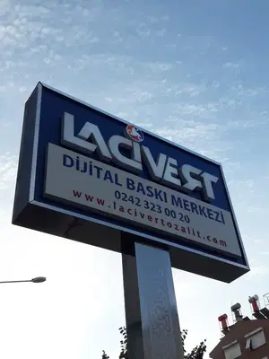 Laci̇vert Ozali̇t