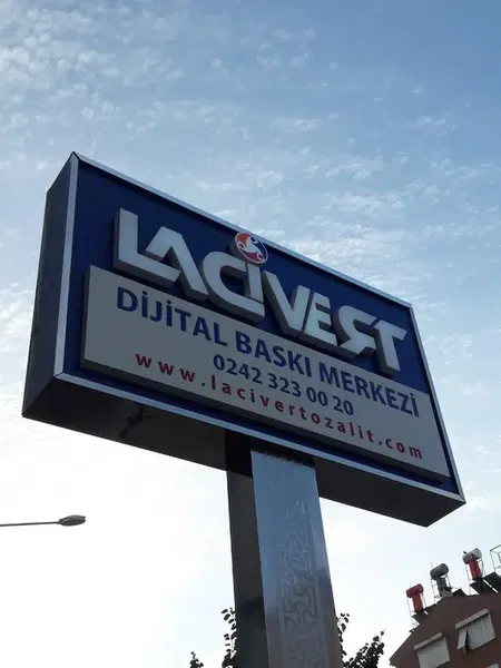 Laci̇vert Ozali̇t - Photo 1