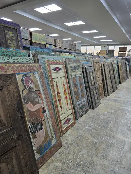 Land Of Antique - Photo 3