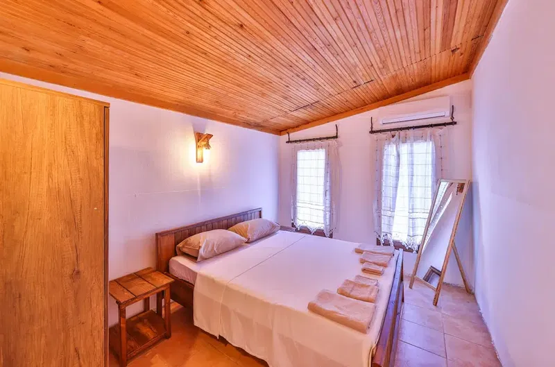 Lawyer's Villa - Photo 2