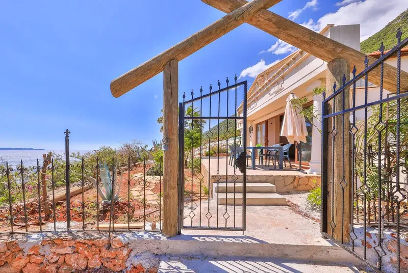 Lawyer's Villa - Photo 9