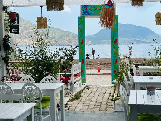 Le Jardin Restaurant Meyhane & Bar