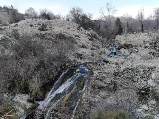 Leylenbi̇t Waterfall