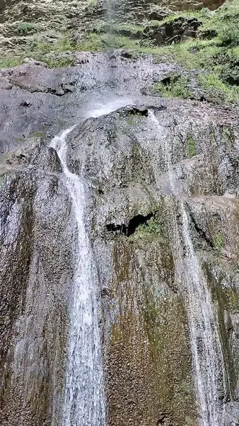 Leylenbi̇t Waterfall - Photo 5
